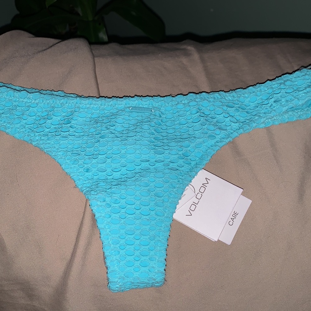 Volcom bikini bottom. NWT.  XS. A beautiful blue - Picture 3 of 4
